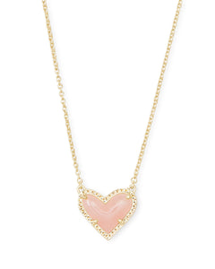 Ari Heart Gold Pendant Necklace in Rose Quartz