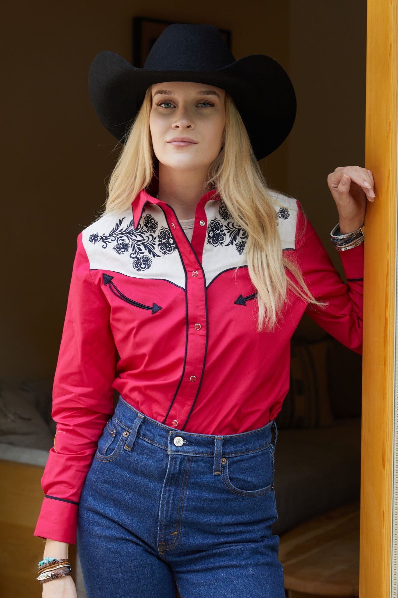 Ladies Cotton Red Embroidery Western Shirt With Suede