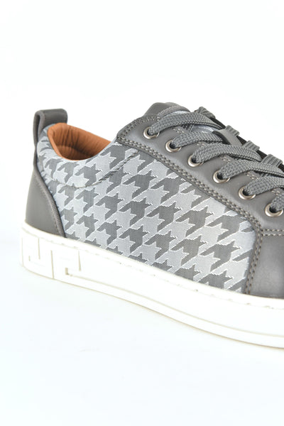 Mens Multi Fabric Low-Top Sneaker With Spikes