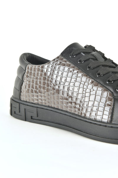 Mens Multi Fabric Low-Top Sneaker With Spikes