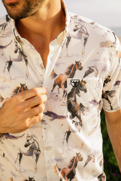 Mens Short Sleeve Modern Fit Stretch Wild Horses Print Shirt